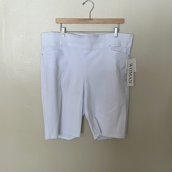 89th & Madison Shorts Nwt 89th Madison Clean White Stretch Shorts